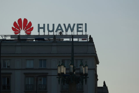 Начался судебный процесс в Польше по делу о китайском шпионаже, связанном с Huawei
