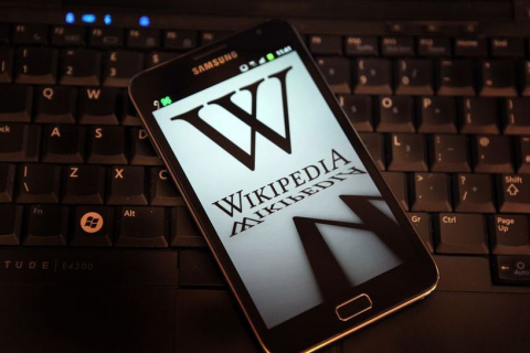 Кремль воює з Вікіпедією. Вікіпедія виступає проти видалення інформації про війну
