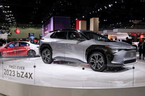 Toyota відкликає перші серійні електромобілі менш ніж за 2 місяці після початку продажів