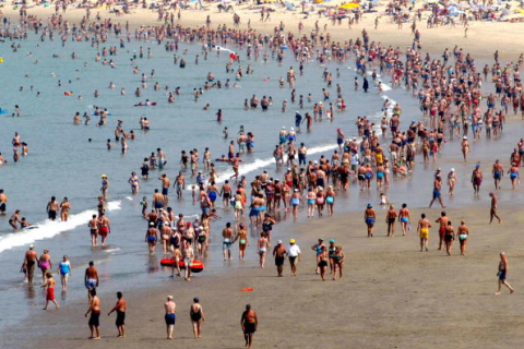 Испания: Мочеиспускание в море в Виго запрещено, штрафы до 750 евро