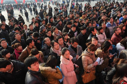 В Китае беспрецедентные проблемы с занятостью: 400 человек на одно место