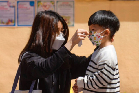 Учені Гонконгу попередили, що новий підвид «Омікрону» BA.2 може пошкодити мозок та нервову систему дітей