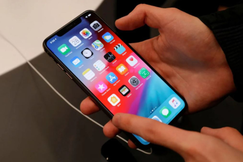 Росія заявила, що США зламали тисячі телефонів Apple (ВІДЕО)