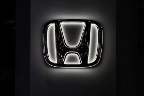 Honda відкликає 1,3 мільйона автомобілів по всьому світу через проблему з задньою камерою (ВІДЕО)