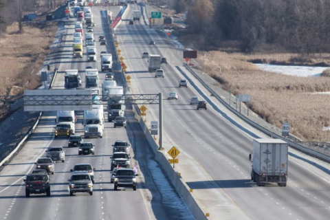 Понад 6,5 мільйонів автомобілів на канадських дорогах вважаються "небезпечними": Мінтранспорту