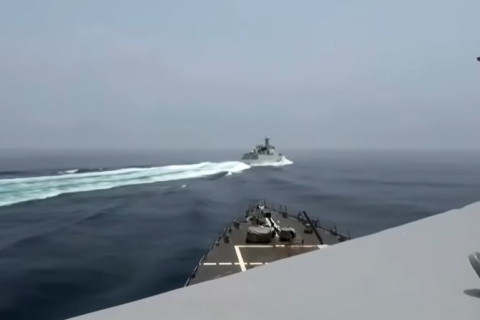 Китай заявив, що маневр його військового корабля був "законним і безпечним" (ВІДЕО)