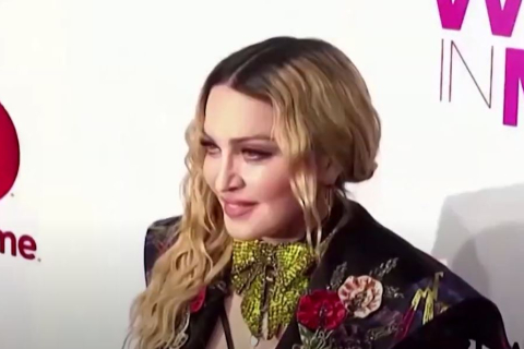 Мадонна відклала турне після госпіталізації (ВІДЕО)