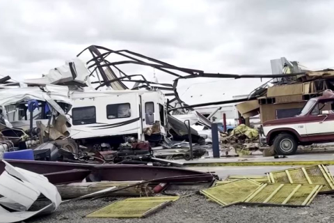 Техаське місто зруйноване після смертоносного торнадо (ВІДЕО)
