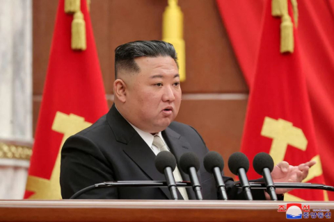 Северокорейский лидер Ким Чен Ын весит более 135 килограммов, а его народ умирает от голода