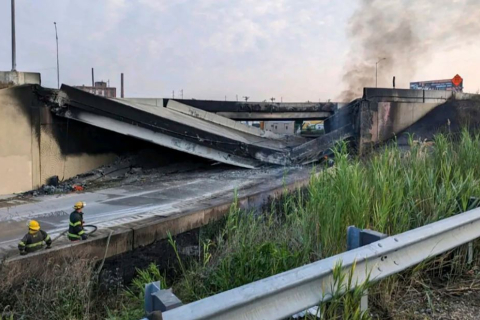 Часть шоссе в США обрушилась после возгорания автомобиля