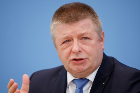 Росія купує шпигунів, щоб компенсувати висилку дипломатів, заявило німецьке агентство BfV