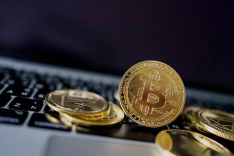 Никто не ожидал: США не продадут ни одного биткоина. Почему?