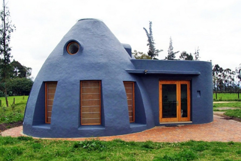 Будинок із землі - відмінна альтернатива сучасного житла (ФОТО і ВІДЕО)