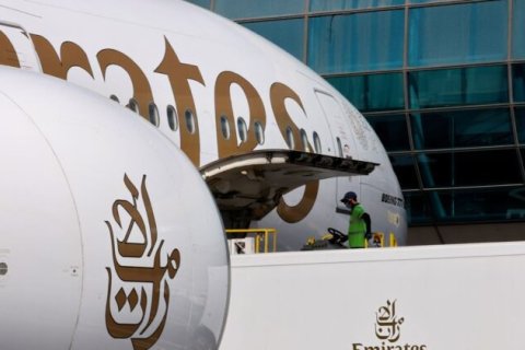 Самолет из Дубая завершает 13-часовой полет в Австралию с большой дырой в борту