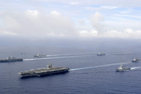 Военные США предпринимают шаги в Южно-Китайском море перед потенциальным визитом Пелоси