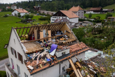 Швейцария: шторм убил одного и ранил многих в районе Ла-Шо-де-Фон