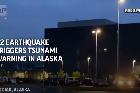 На півострові Аляска стався сильний землетрус, знято попередження про цунамі (ВІДЕО)