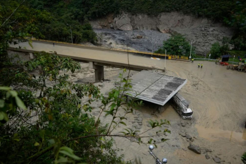 По меньшей мере 14 человек погибли в результате схода оползня в центральной Колумбии