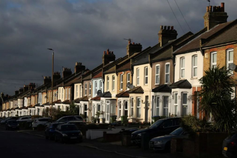 Цены на жилье в Британии демонстрируют наибольшее годовое падение с 2011 года