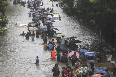 Мусонні дощі на півночі Індії забрали понад 70 життів (ВІДЕО)