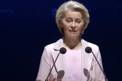 Фон дер Ляйен из ЕС выдержала голосование о доверии в парламенте