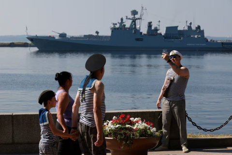 Во время визита Путина в Санкт-Петербург были сбиты сотни украинских беспилотников, заявила РФ
