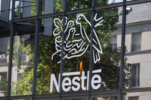 Nestle планирует отказаться от использования искусственных красителей во всех своих продуктах к концу 2026 года