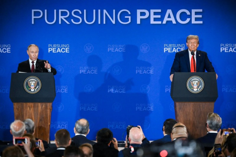 Трамп пропонує допомогти Путіну досягти угоди з Україною, а також розмовляє із Зеленським