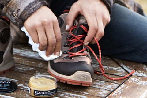 Как чистить зимние кроссовки от соли и реагентов? 