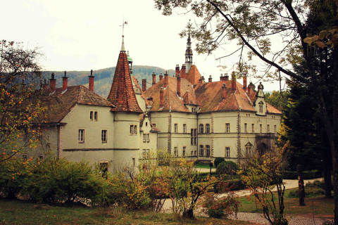 Сказочное путешествие по красивейшим замкам Украины 