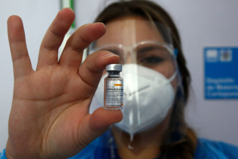 Через малу ефективність китайської Sinovac у Чилі почнуть вводити бустерні вакцини