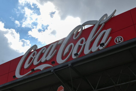 Coca-Cola будет продавать продукцию в России под брендом "Добрый кола"