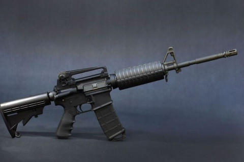 Канада запускає програму обов'язкового викупу зброї AR-15. США можуть зробити те саме