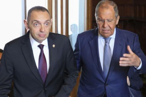 Сербский чиновник посетил Москву и назвал санкции ЕС против России «антироссийской истерией»