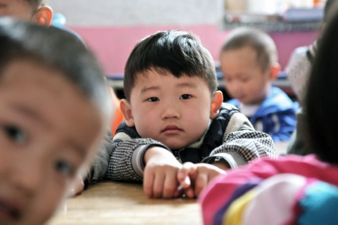 Нова програма "стимуляції народжуваності" проявила демографічну проблему в Китаї