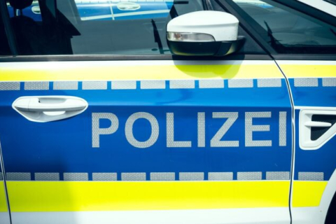 Германия: 1 человек погиб после того, как беспилотный BMW выехал на встречную полосу