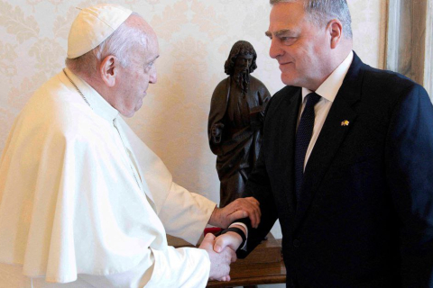 Папа Франциск обговорив війну і мир України з Марком Міллі