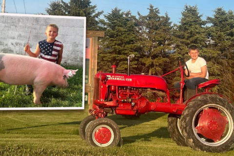 В США 10-річний хлопчик купив антикварний трактор для роботи на фермі (ФОТО)