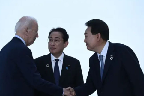 Байден зміцнює зв'язки з Японією та Південною Кореєю (ВІДЕО)