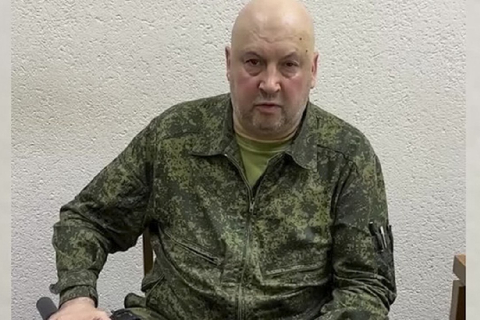 Російського генерала Суровікіна, пов'язаного з главою Вагнера, звільнено з посади