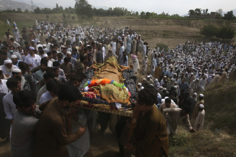 За загибель 54 осіб унаслідок вибуху в Пакистані взяла відповідальність група ІД (ВІДЕО)