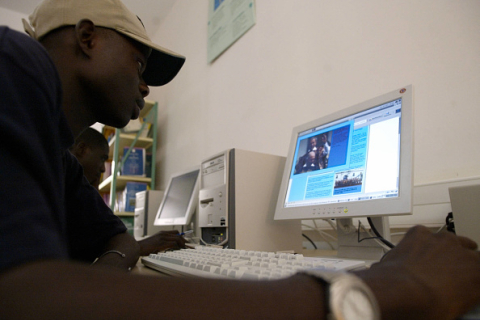 В Сенегале власти ограничили доступ к Интернету после ареста оппозиционера