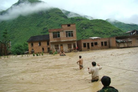 От наводнений в Китае погибло более 200 человек (фотообзор)