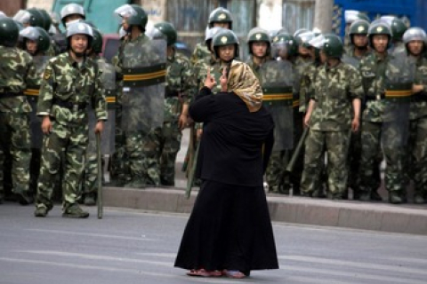 Пекину угрожают терактами за убитых уйгур-мусульман