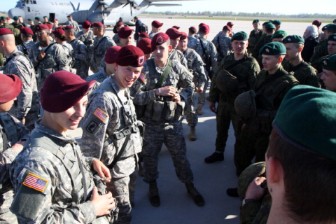 НАТО заперечує присутність своїх військових в Україні