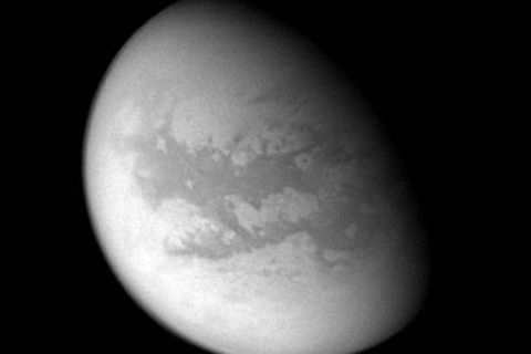 Найхолодніший супутник Сатурна має атмосферу