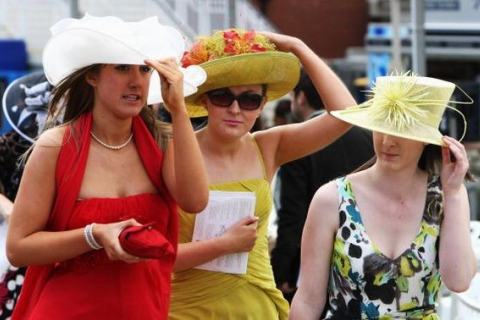 Найцікавіші жіночі капелюхи на верхогонах 'Royal Ascot' (фотоогляд)