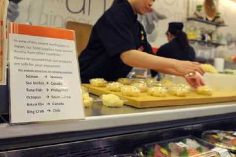 Введены ограничения на производство салатов в супермаркетах и детских лагерях Украины