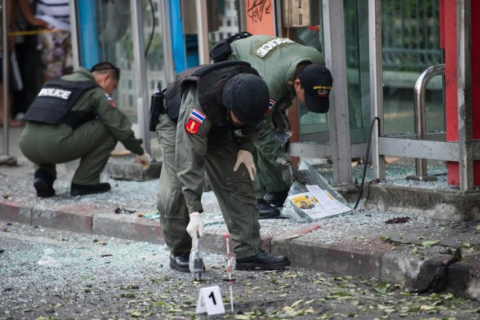 Таиланд: Три взрыва в Бангкоке - террористу оторвало ноги