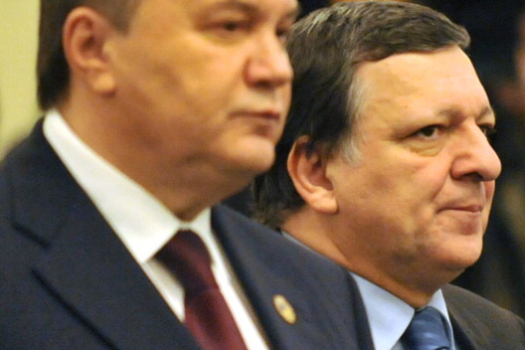 Янукович погодив із Баррозу дату Саміту Україна - ЄС